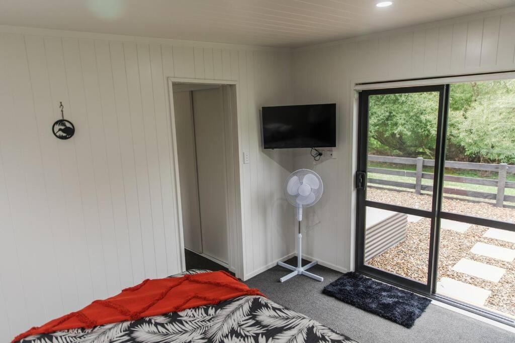 Bombay Hills Modern Retreat Apartamento Auckland Exterior foto