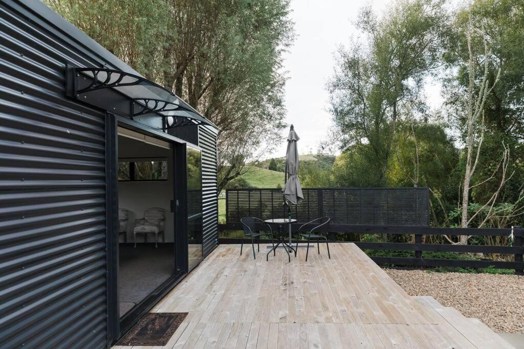 Bombay Hills Modern Retreat Apartamento Auckland Exterior foto