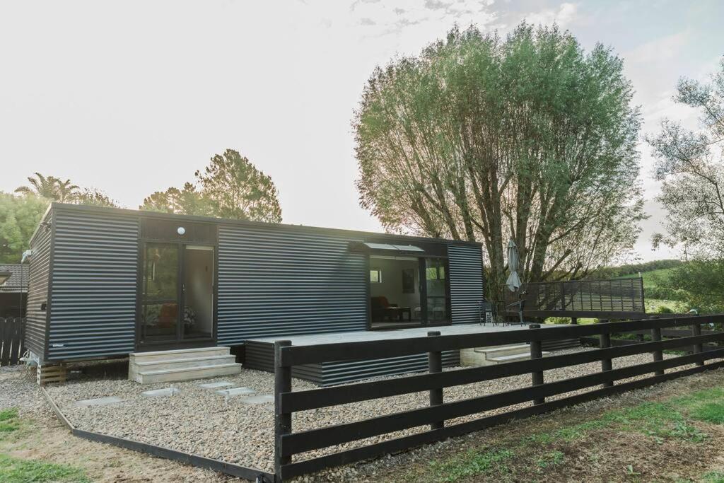 Bombay Hills Modern Retreat Apartamento Auckland Exterior foto